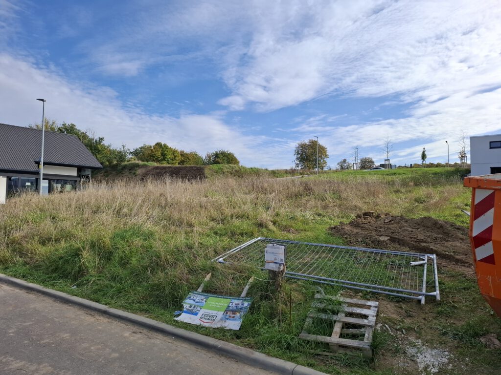 Bild des Baugrundstücks